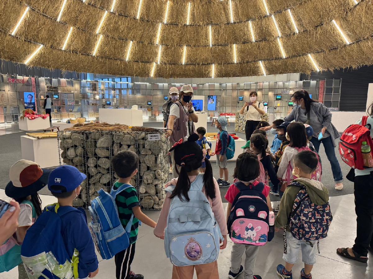 在博覽會觀察的我們！