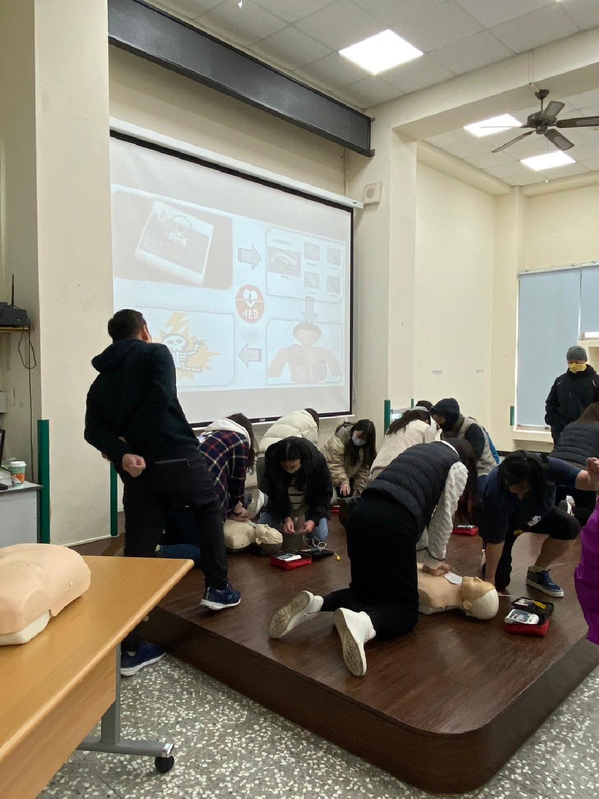 line_album_基本救命術_240129_14