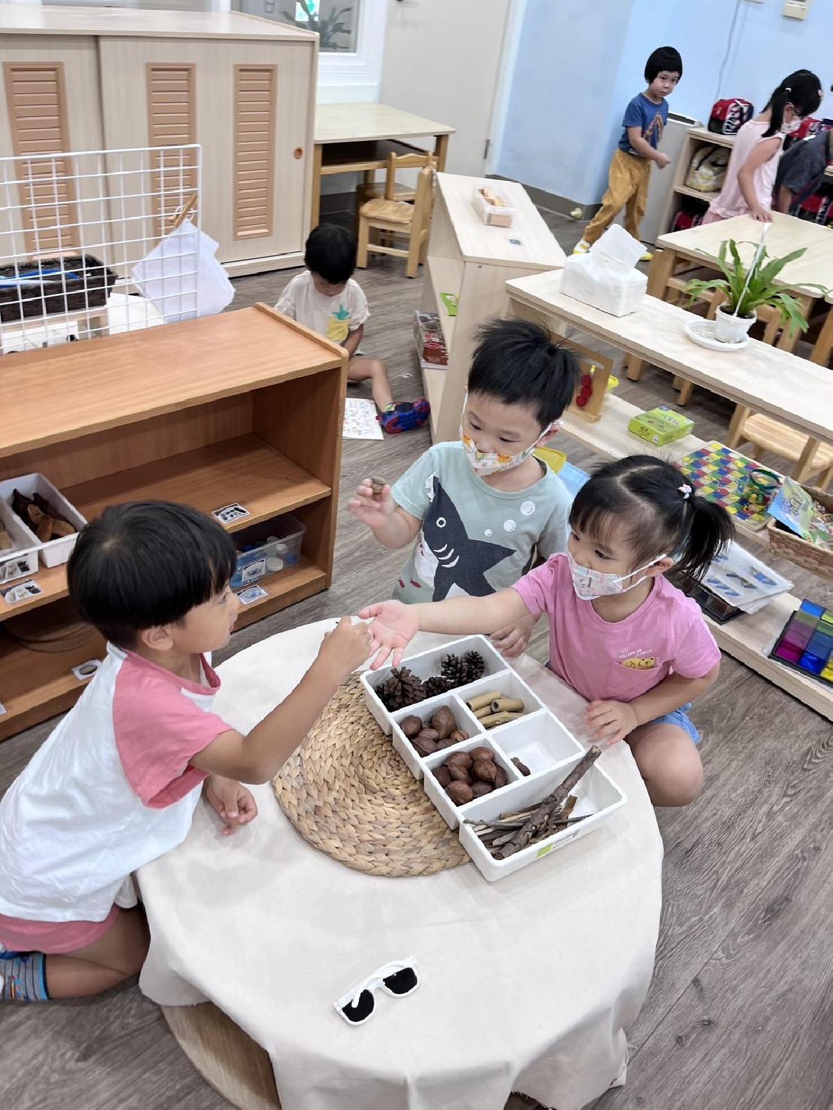 溫暖班3.學習區時間大家跟好朋友一起選自己喜歡的區