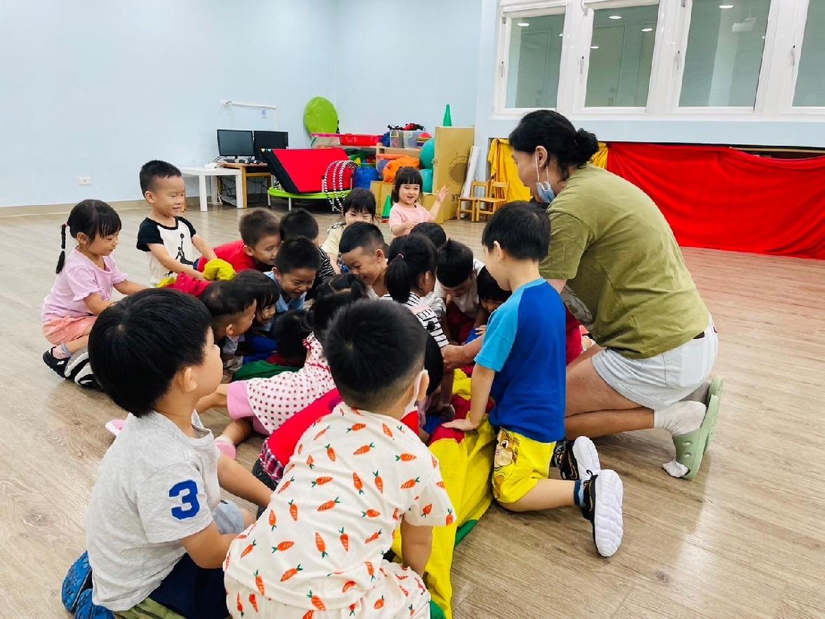 平安班2- 大肌肉活動-做蛋捲