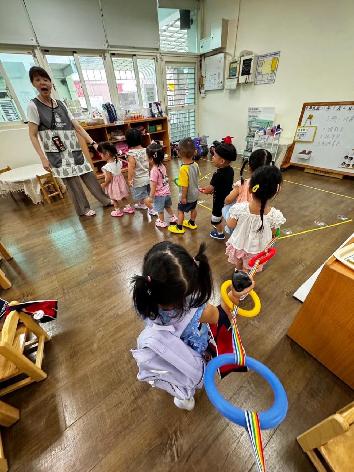 生活自理-練習排隊