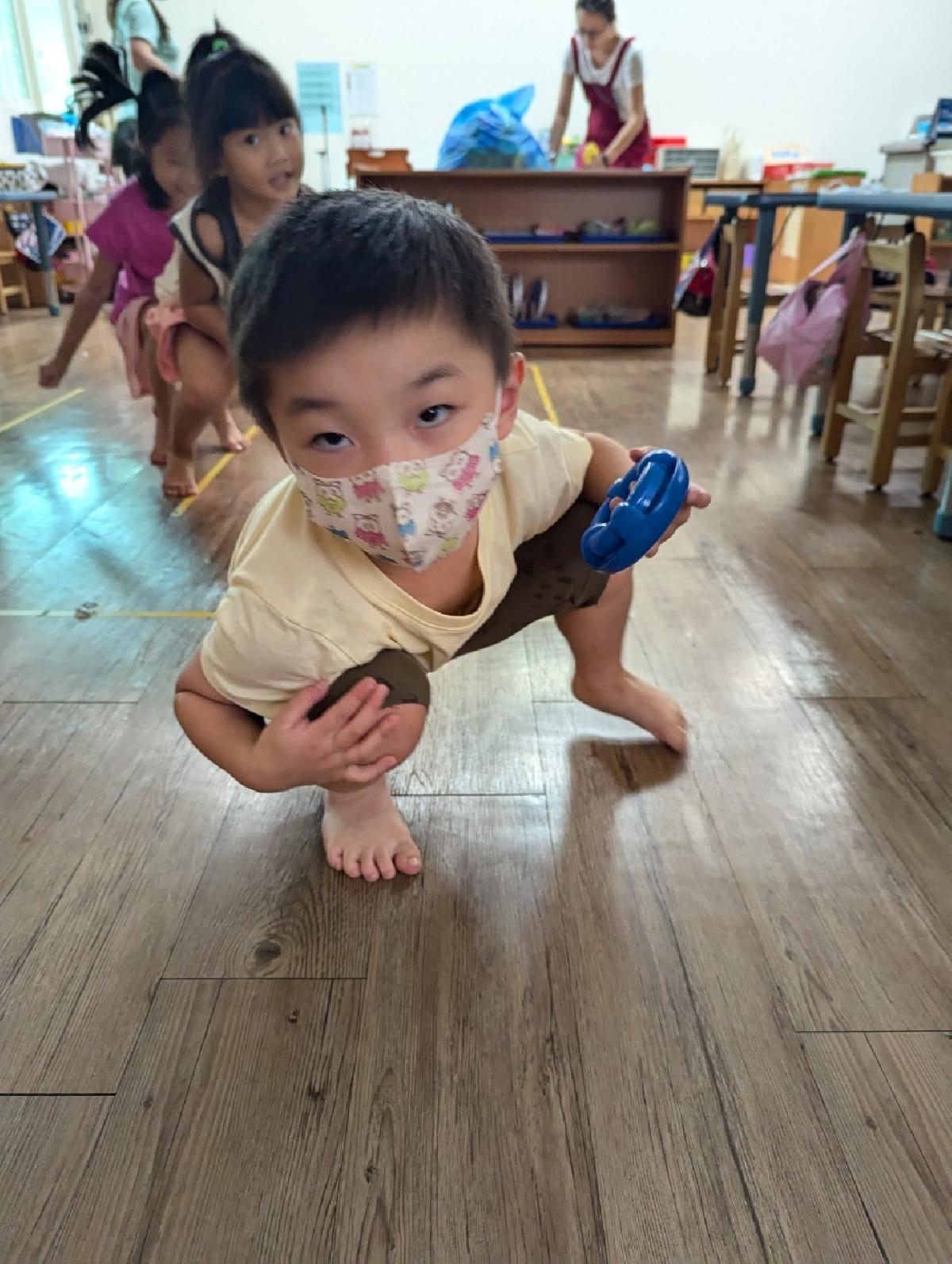 大肌肉活動-鴨子走