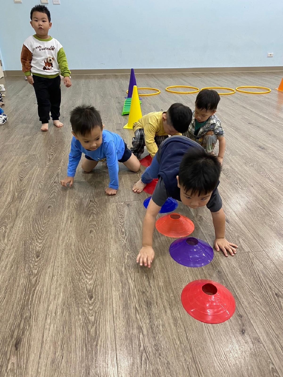 活動室體能探索~學學大熊爬