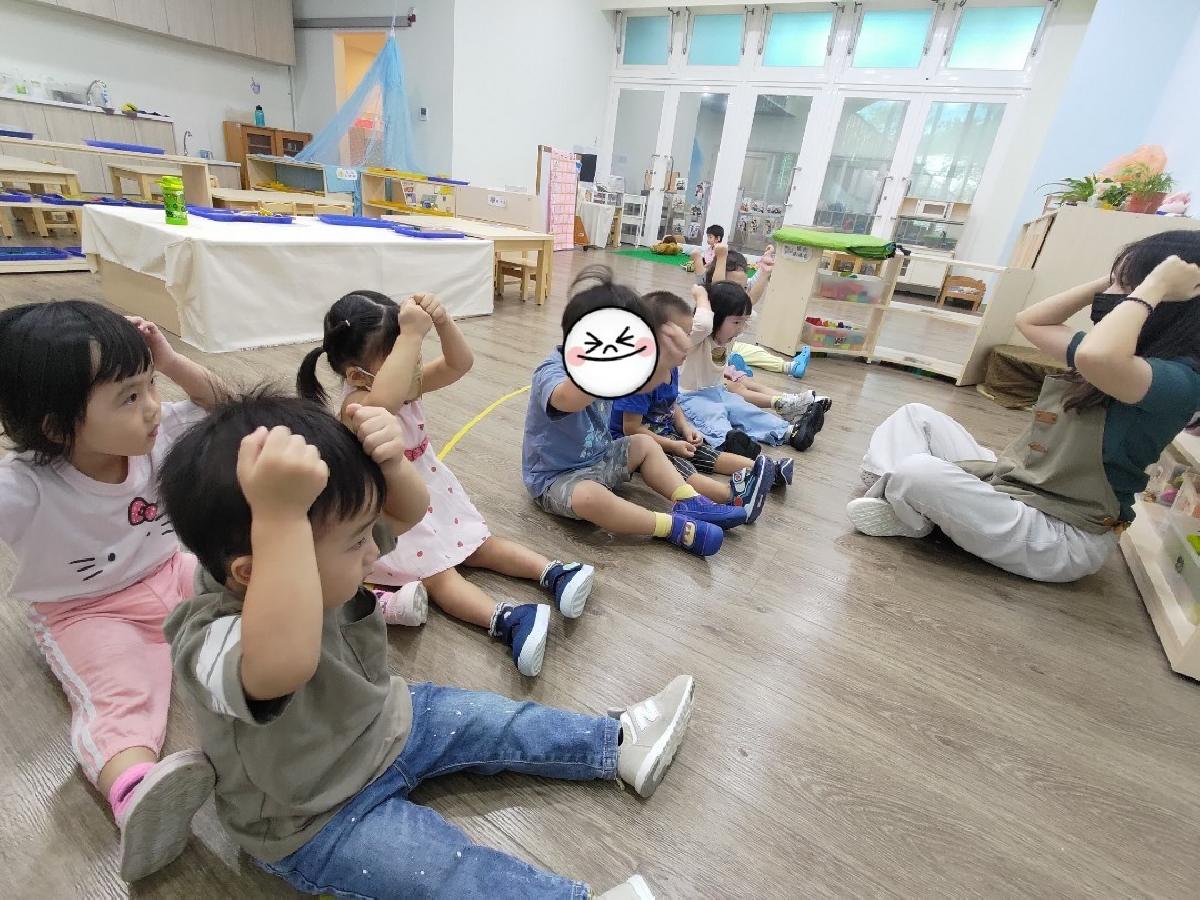 ↑運動後的緩和活動~幫自己按摩一下吧！