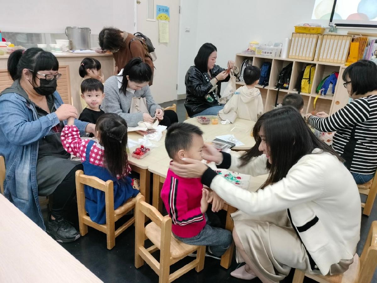 與家人一起diy、享用下午茶，大家度過了溫馨的時光