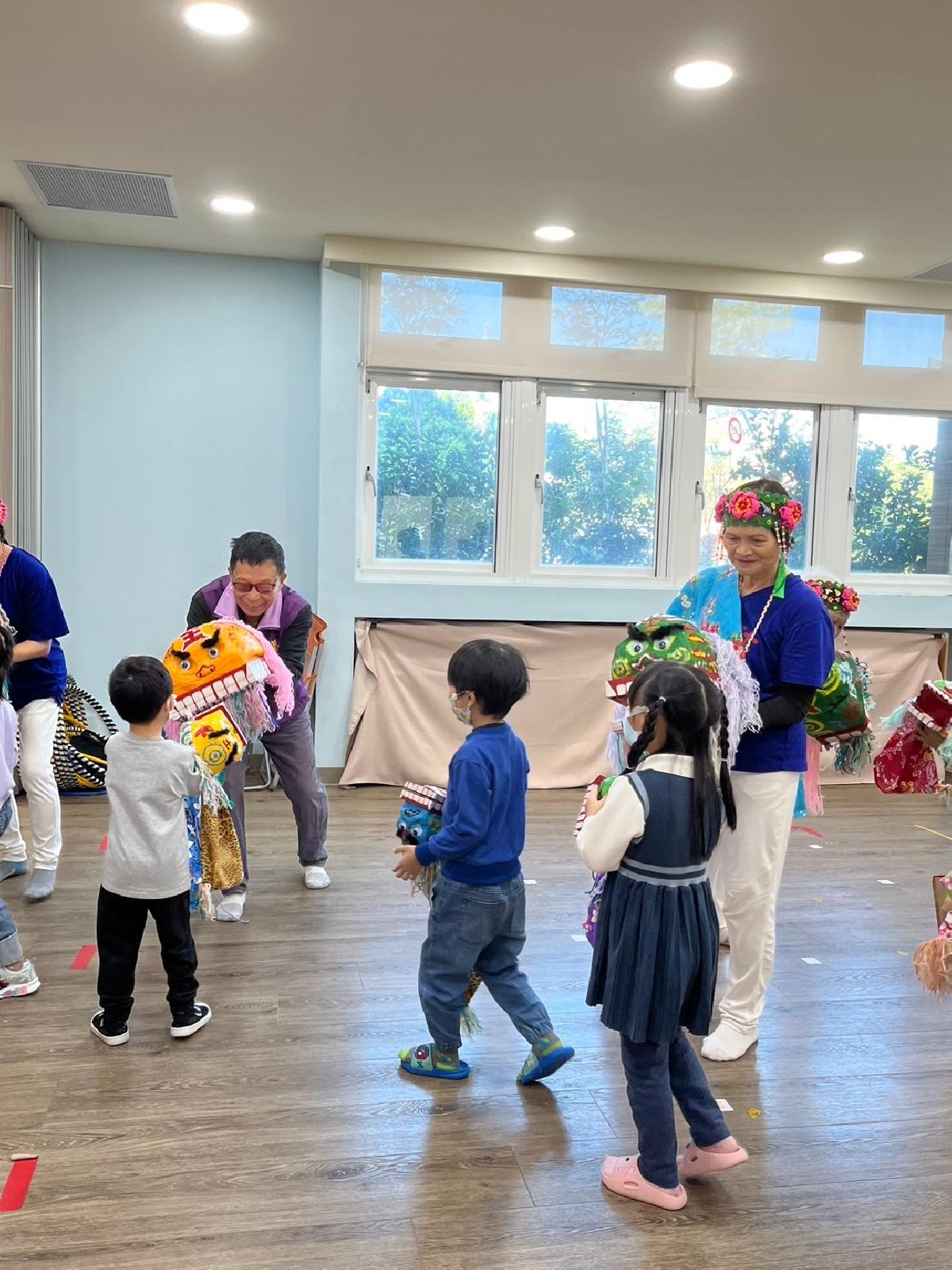 line_album_2024122義民方口獅庄頭展演_241203_16