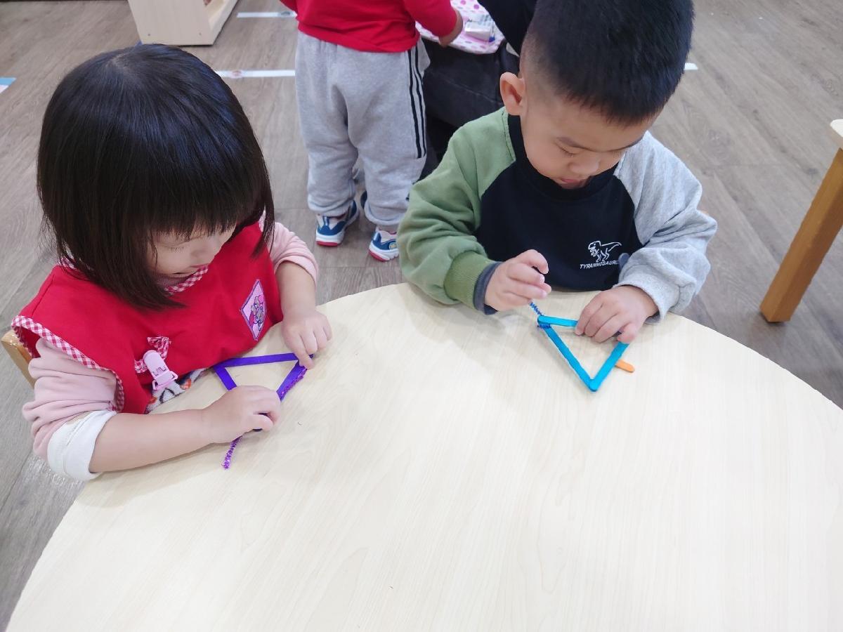 設計聖誕樹裝飾~捲上自己喜歡的顏色~！