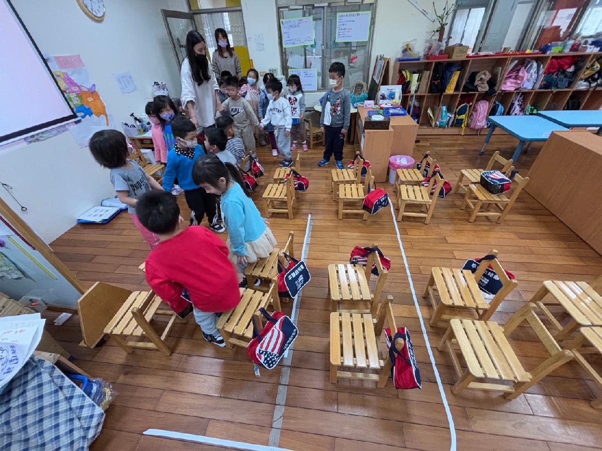 戶外教學行前安全教育宣導-模擬遊覽車逃生演練