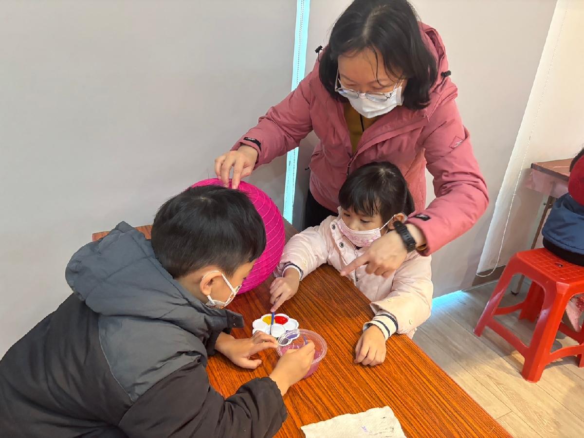 親愛班課程活動-花燈 (10)