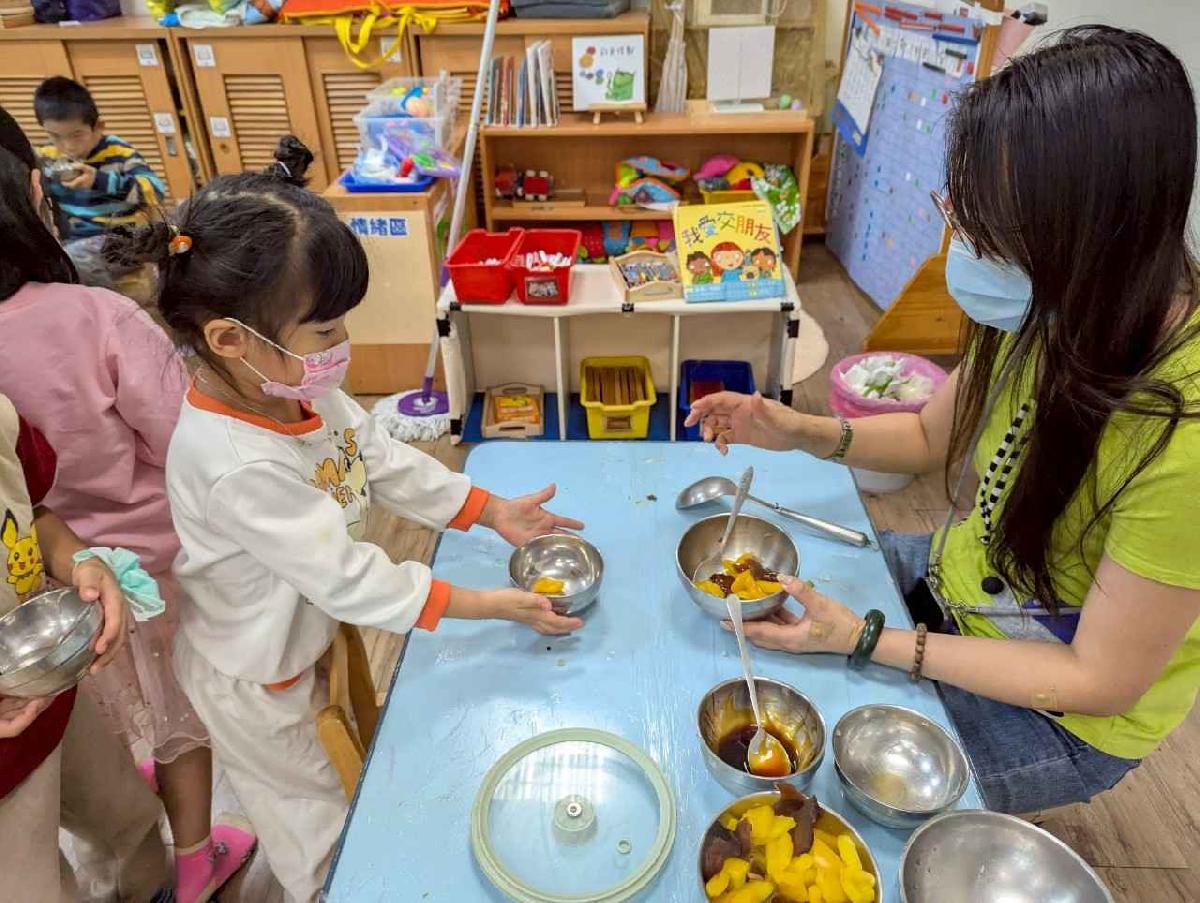 line_album_1140424創意蔬菜湯-撕碗豆、切木耳、削蘿蔔絲、剪金針菇、大肌肉-折返跑、自由拍_250424_55