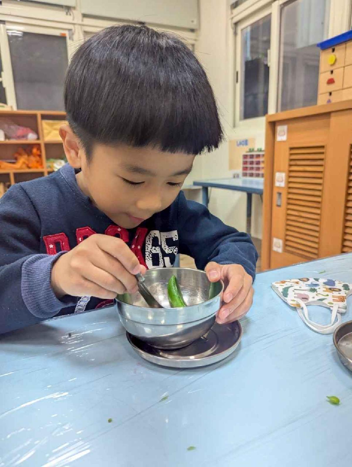 line_album_1140424創意蔬菜湯-撕碗豆、切木耳、削蘿蔔絲、剪金針菇、大肌肉-折返跑、自由拍_250424_93