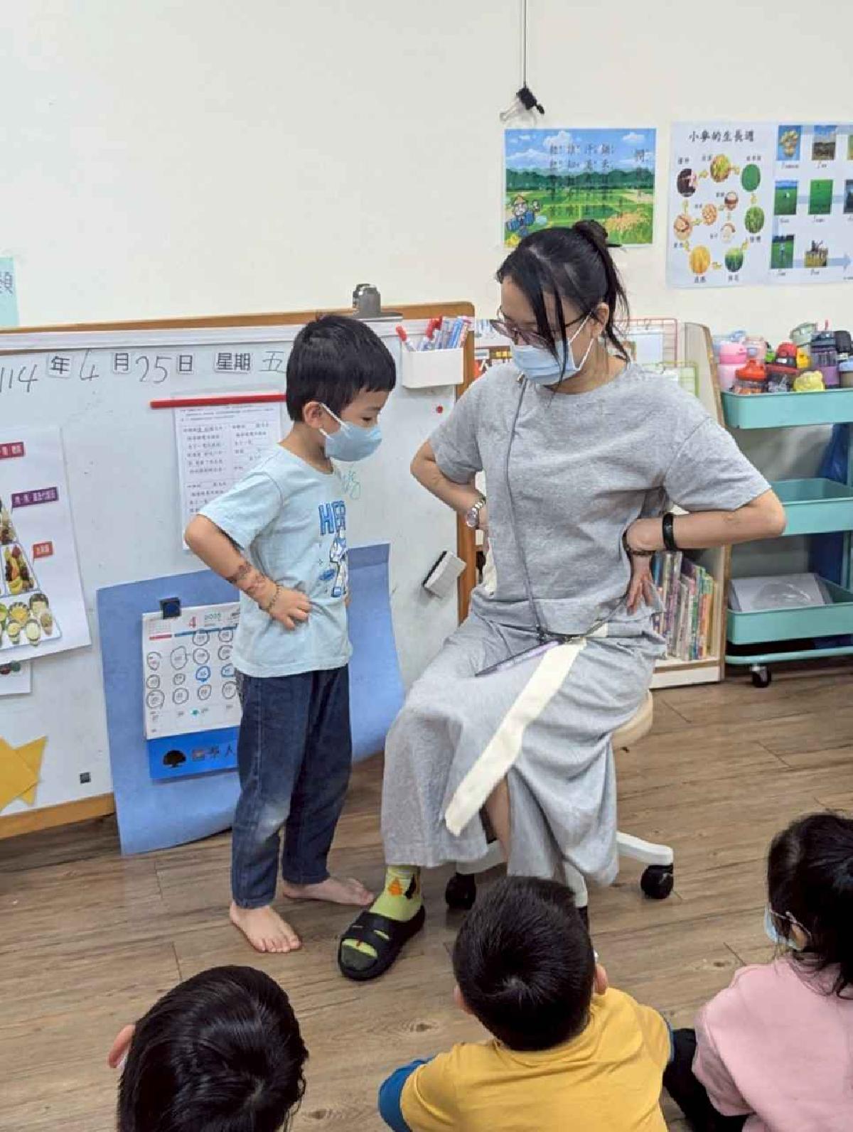 line_album_1140425 成長禮物品介紹、主題回顧、遊覽車宣導、大肌肉-飛盤、踢球_250425_5